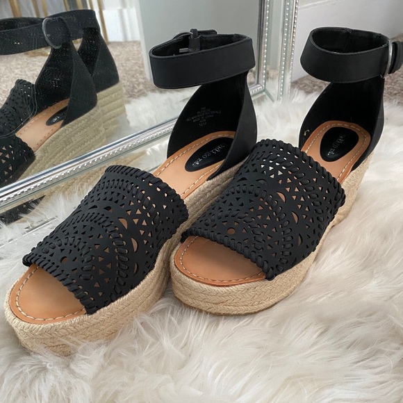 Black Platform Espadrille Sandals NWOT - Picture 1 of 3